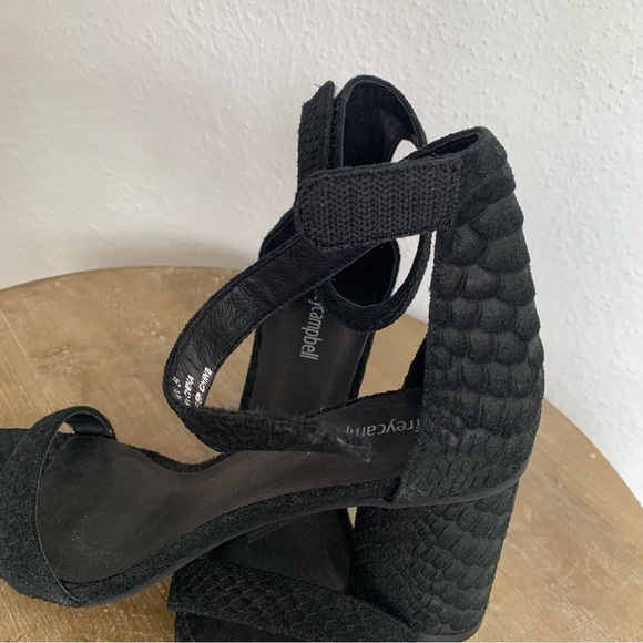 Jeffrey Campbell Laura Ankle Strap Heeled Sandals Black Suede Embossed Size 8 - Picture 7 of 12